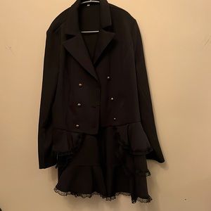 Evening jacket with lace and buttons